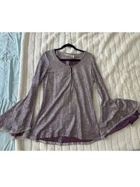 Betsey Johnson paraphernalia Metallic Lavender Bell Sleeve Tunic about size S